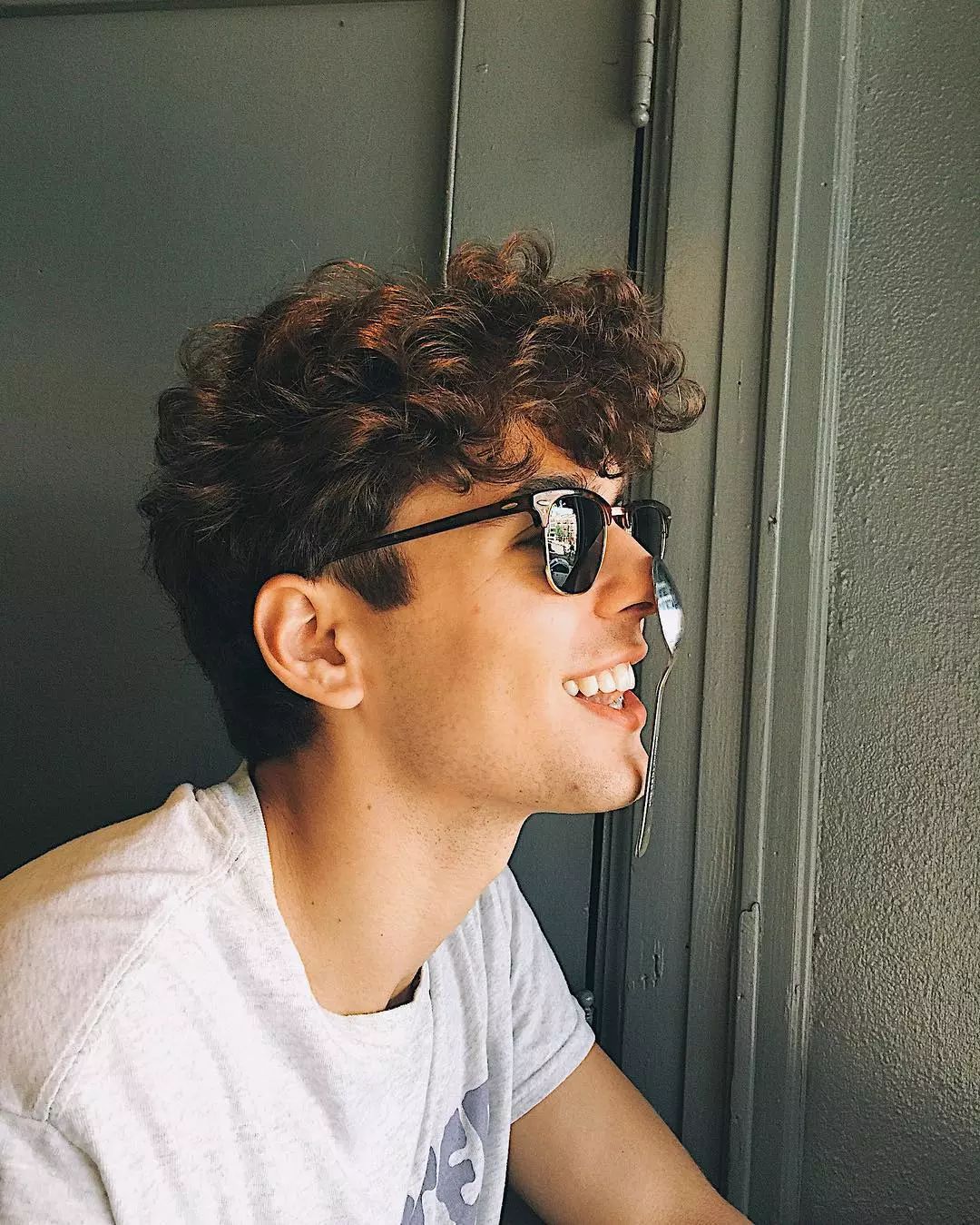 ryanwinter曾是怪怪的学霸男孩如今是性感的时尚男模