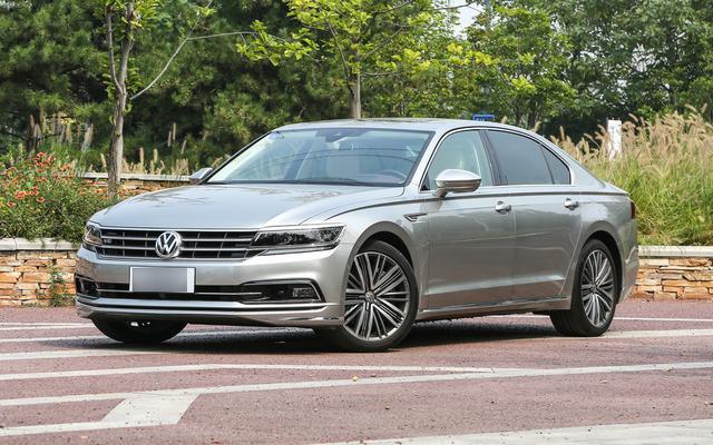 大众辉昂售价降低10万这款大众旗下的豪车实力不输奥迪a6l