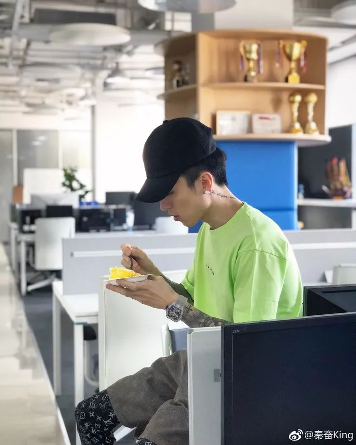 款怀表的定价就是品牌的极限可就错了,王思聪,秦奋人手一枚的richard