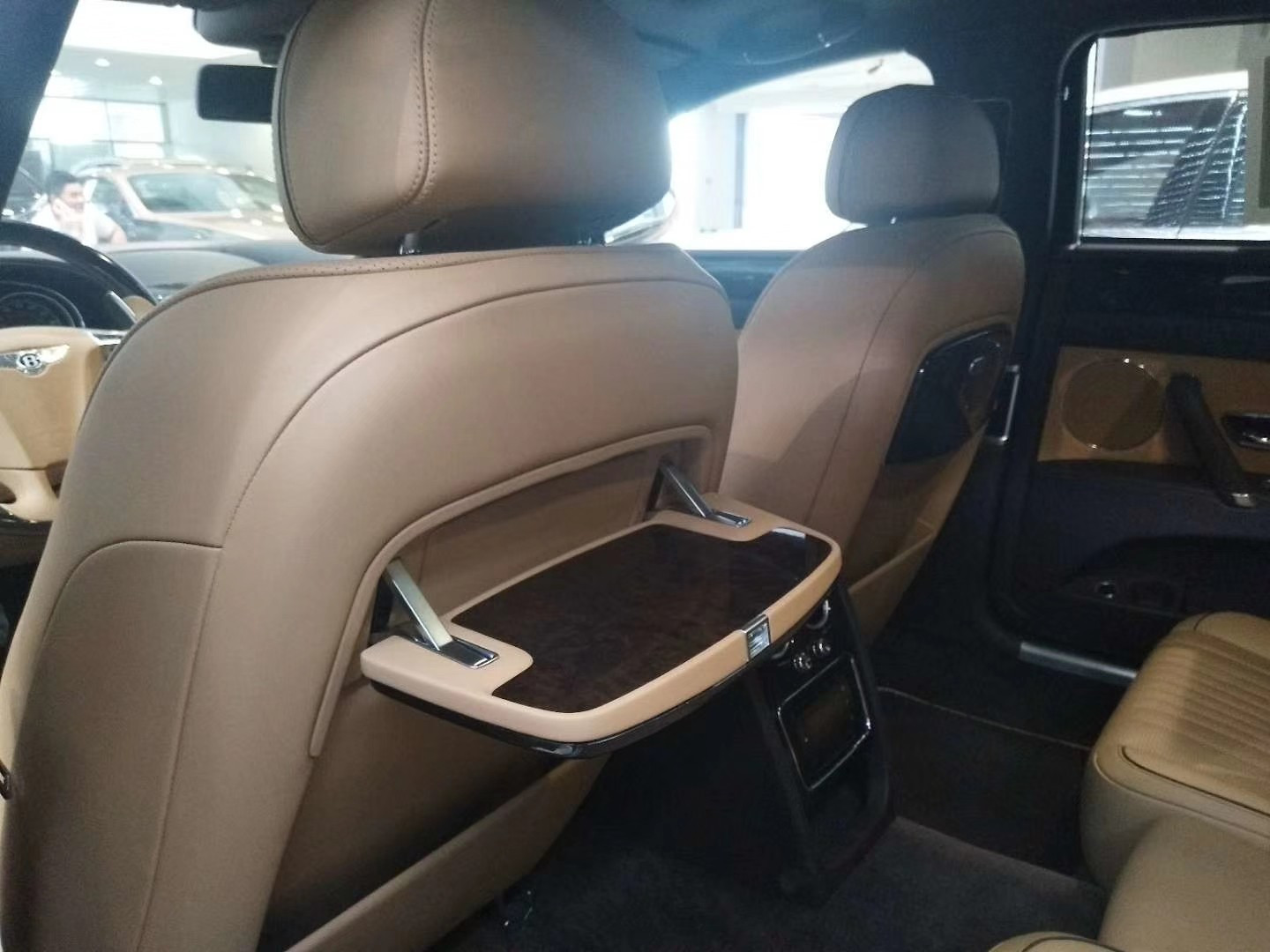 宾利飞驰18款v8s天津现车颜色齐全 降税后行情解析!