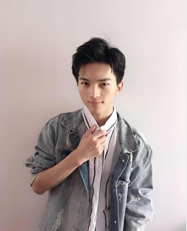 刺激战场虎牙吃鸡一哥难言难道真的开挂了吗