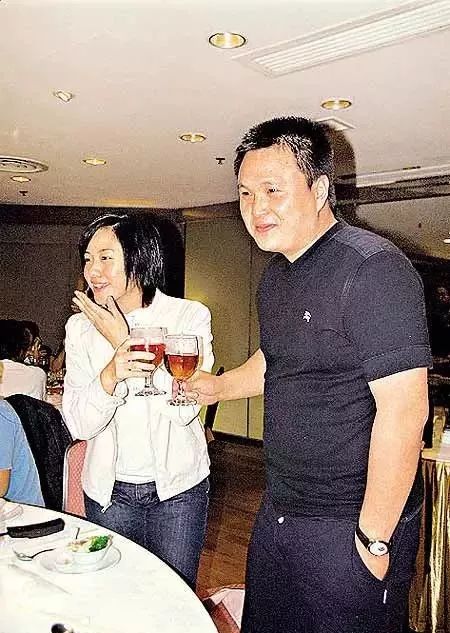 林嘉欣成了星皓的宠儿,也成了星皓的一姐,她和星皓老板王海峰之间也