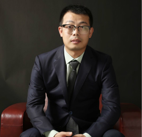 合利宝支付CEO章凯荣获“2018新时代商业领袖”大奖_凤凰网财经_凤凰网