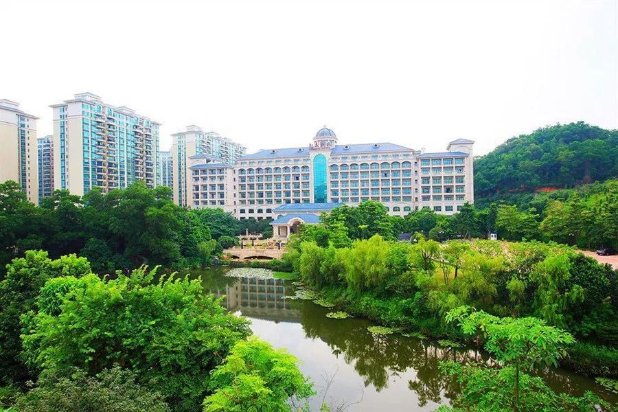 599元住增城恒大,含2大1小双早晚自助餐,智能机器人门票,森林灯光节