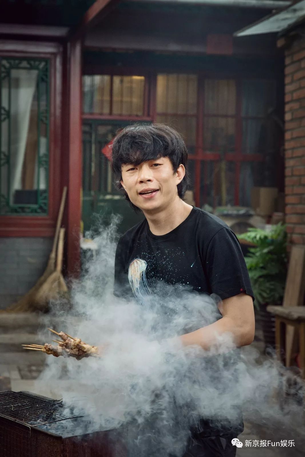 和赵雷撸串聊天,快活!