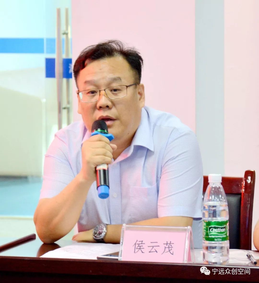 中国互联网经济研究院副院长欧阳日辉为宁远电商企业出谋划策