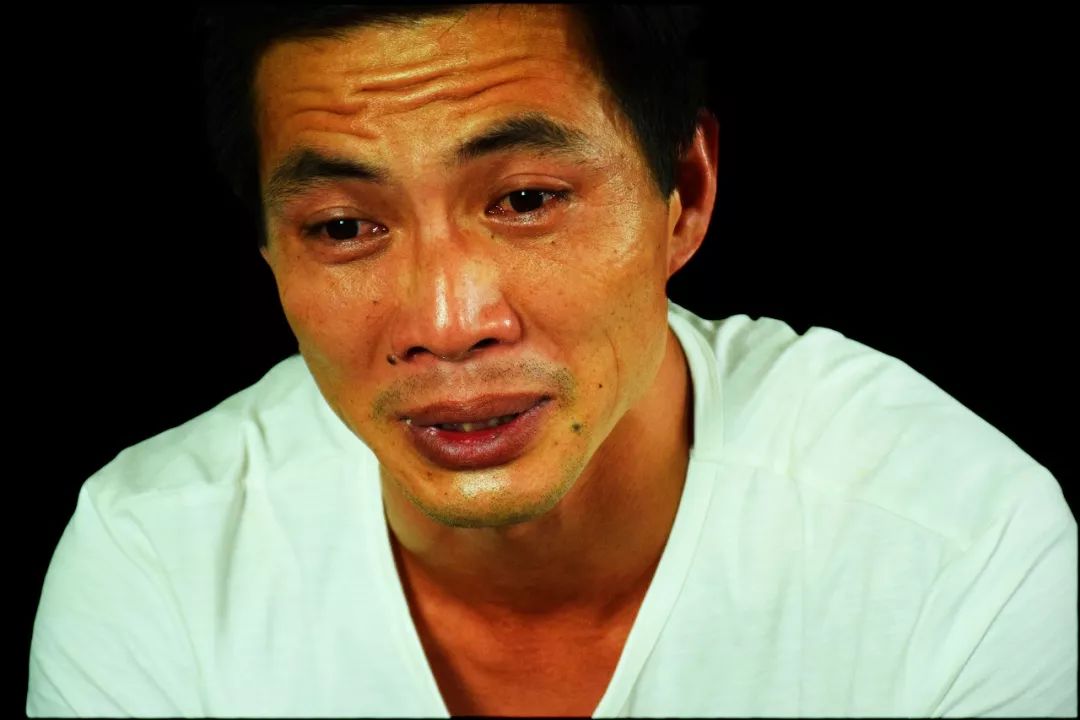 男子因杀人罪入狱16年,写血书申诉 记者 / 佟晓宇 宋思茹 编辑/李显峰