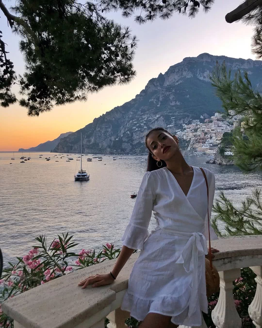 不用多久,照片中的女孩就被证实是cindy kimberly