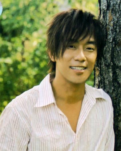 张善为性格开朗乐观,最初曾以"黑皮哥哥"形象活跃于儿童节目界,深受