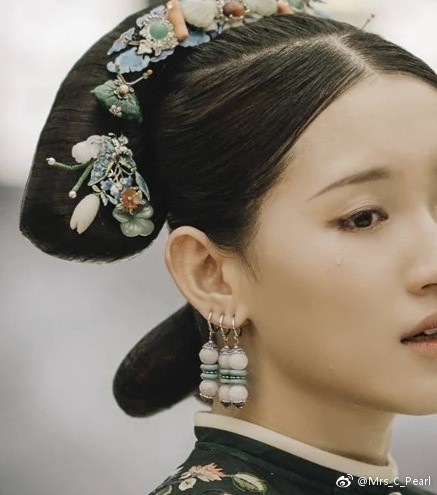 《延禧攻略》高贵妃穿的珍珠披肩火了,网友:这不猪八戒同款吗?