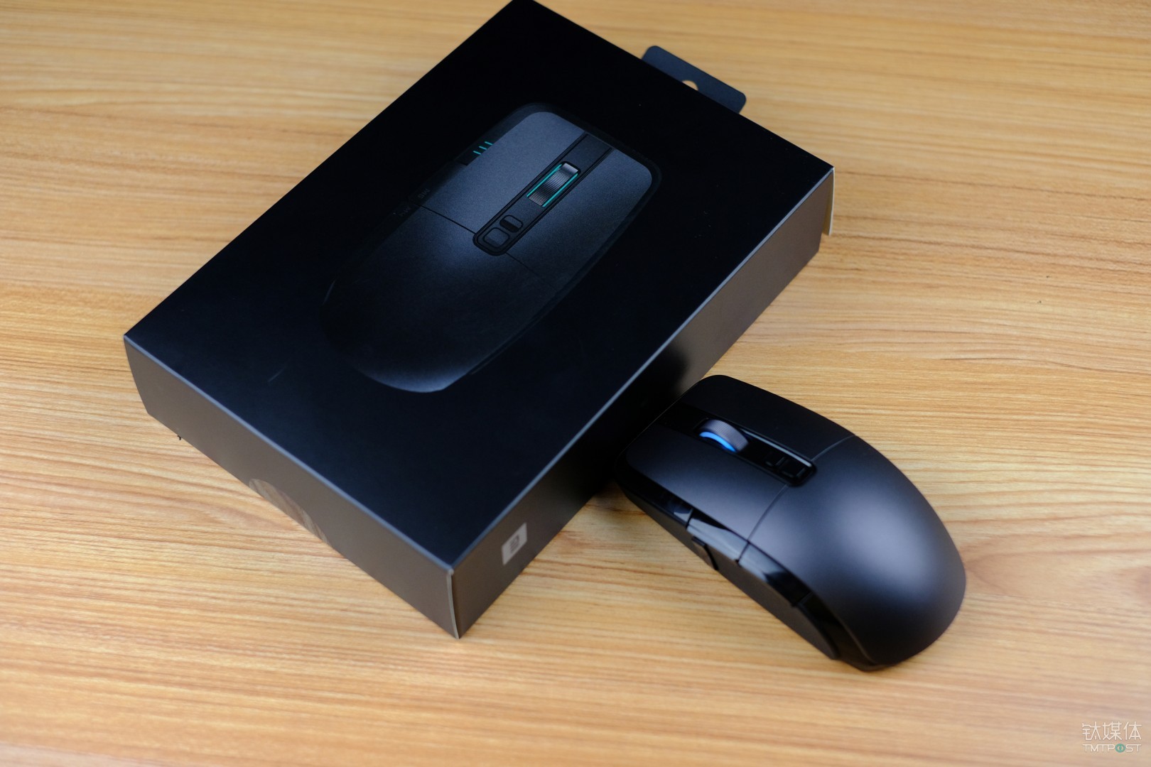 小米游戏鼠标米物智能鼠标垫有灯光有无线充电