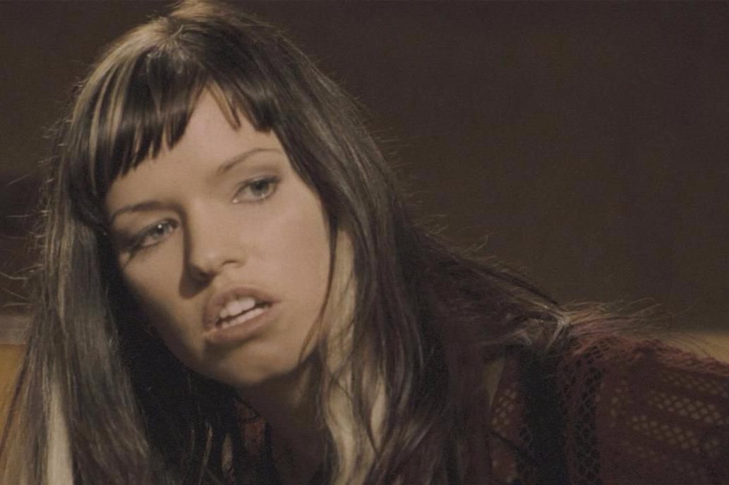 胆小者看的恐怖电影解说: 5分钟看懂美国恐怖电影《非礼勿视》