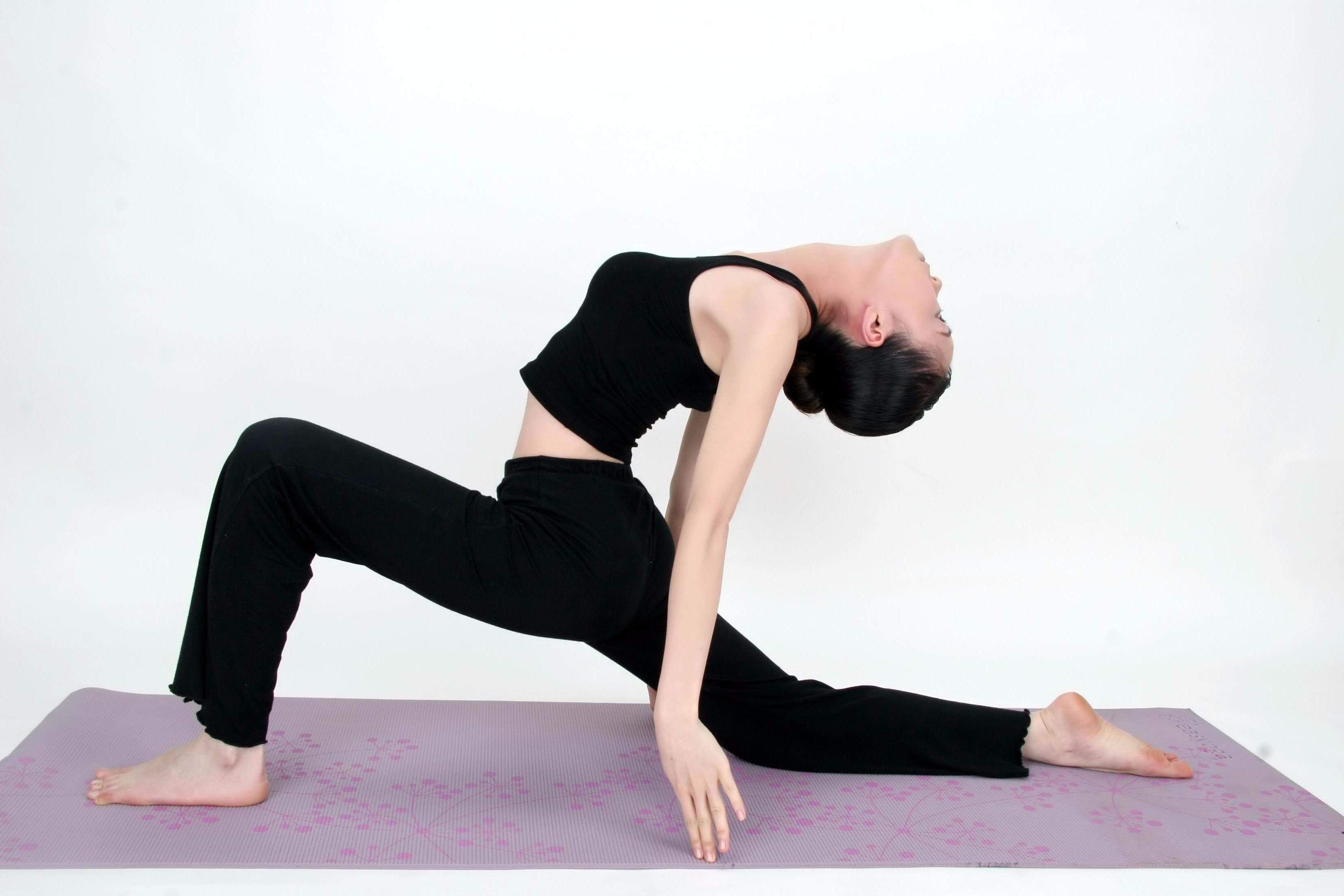 如何防止腿部水肿粗壮?这组瑜伽加强腿部力量,完美修复腿型!