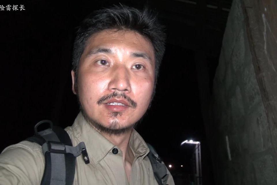 暴风雨夜,雷探长探秘大象墓地,据说这里埋葬着200头大象!