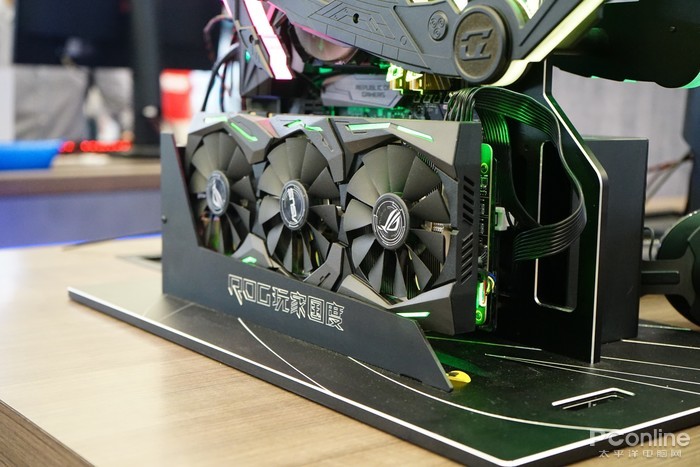 ROG信仰之眼做成的MOD机箱现场帅气图赏_凤凰网