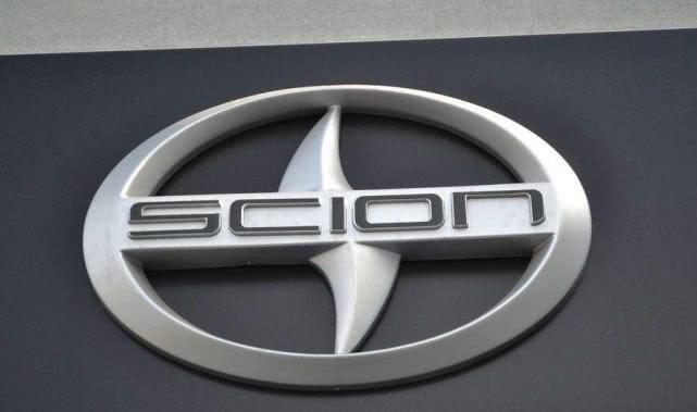 第三个丰田的小众子品牌估计就没有多少小伙伴知道了,注意飞镖车标上