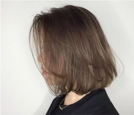 黑色头发的女生染什么颜色的头发最好看