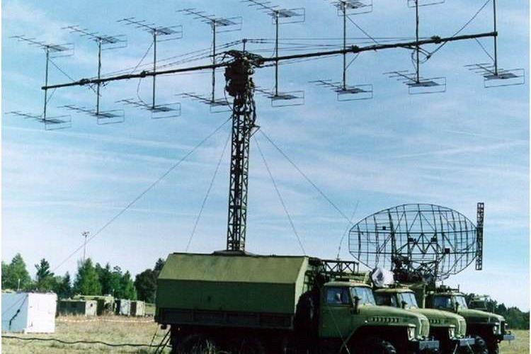 传统的米波雷达都要搭配测高雷达使用,这样才能在有限的空间内实现较