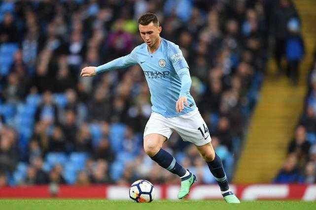 埃雷拉花费了足足3700万欧元,而今年冬窗拉波尔特从毕巴加盟曼城更是