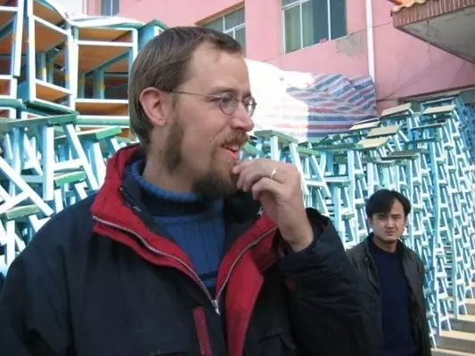 小崔彻底曝光了在中国待了25年的美国人! 这下让无数中国人汗颜