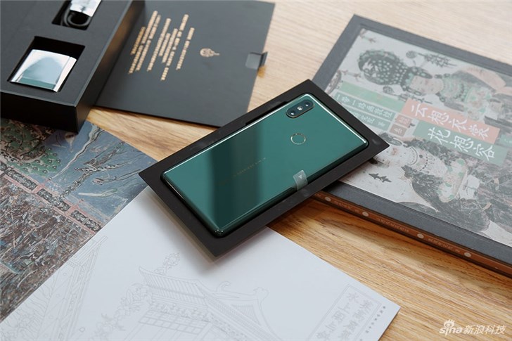 小米mix2s翡翠艺术版图赏陶瓷一抹绿