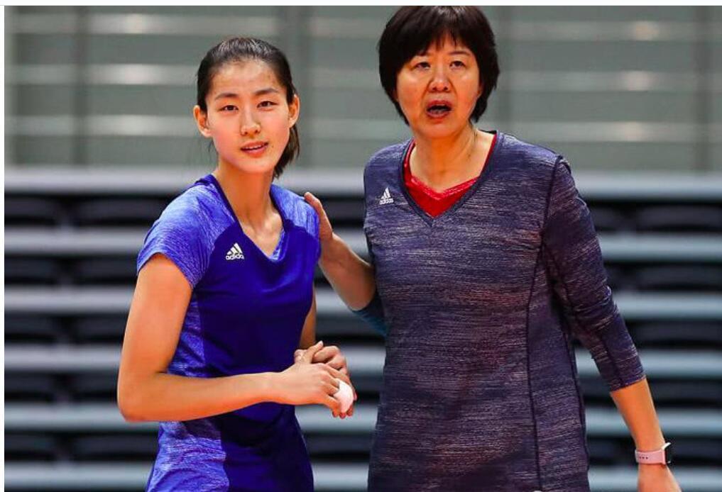 女排黑马新星获郎平指点再进击,三招稳压昔日mvp更减压朱婷