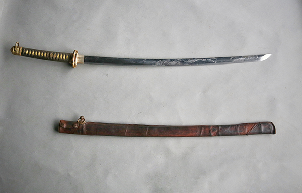 纪念八一三淞沪抗战,“百人斩”杀人屠刀等罪证在上海展出_凤凰网
