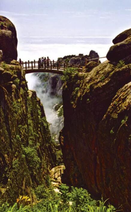 青岛崂山山东青州山跨四省市的太行山山西太行山大峡谷山西北武当山