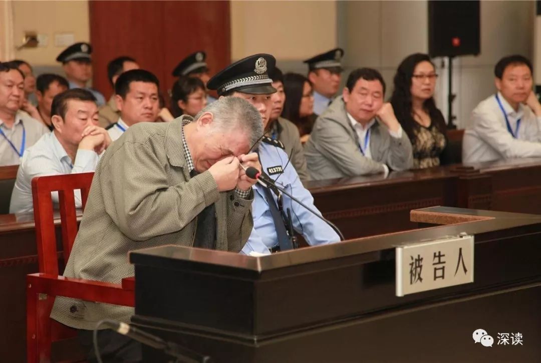 根据最高人民法院下达的执行死刑命令,南阳市中院当日对被告人马高潮
