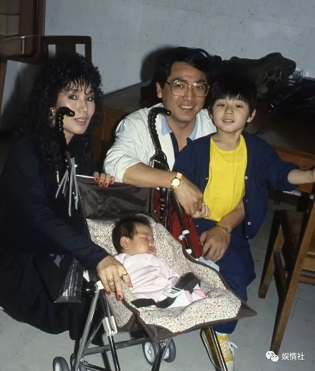 梁盛子烹饪技术了得,婚后秦沛常邀当时培训班的曾华倩,刘嘉玲,吴君如