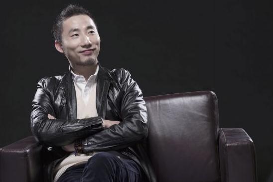 蔡立文:从小痴迷电脑,辍学创业34岁公司上市