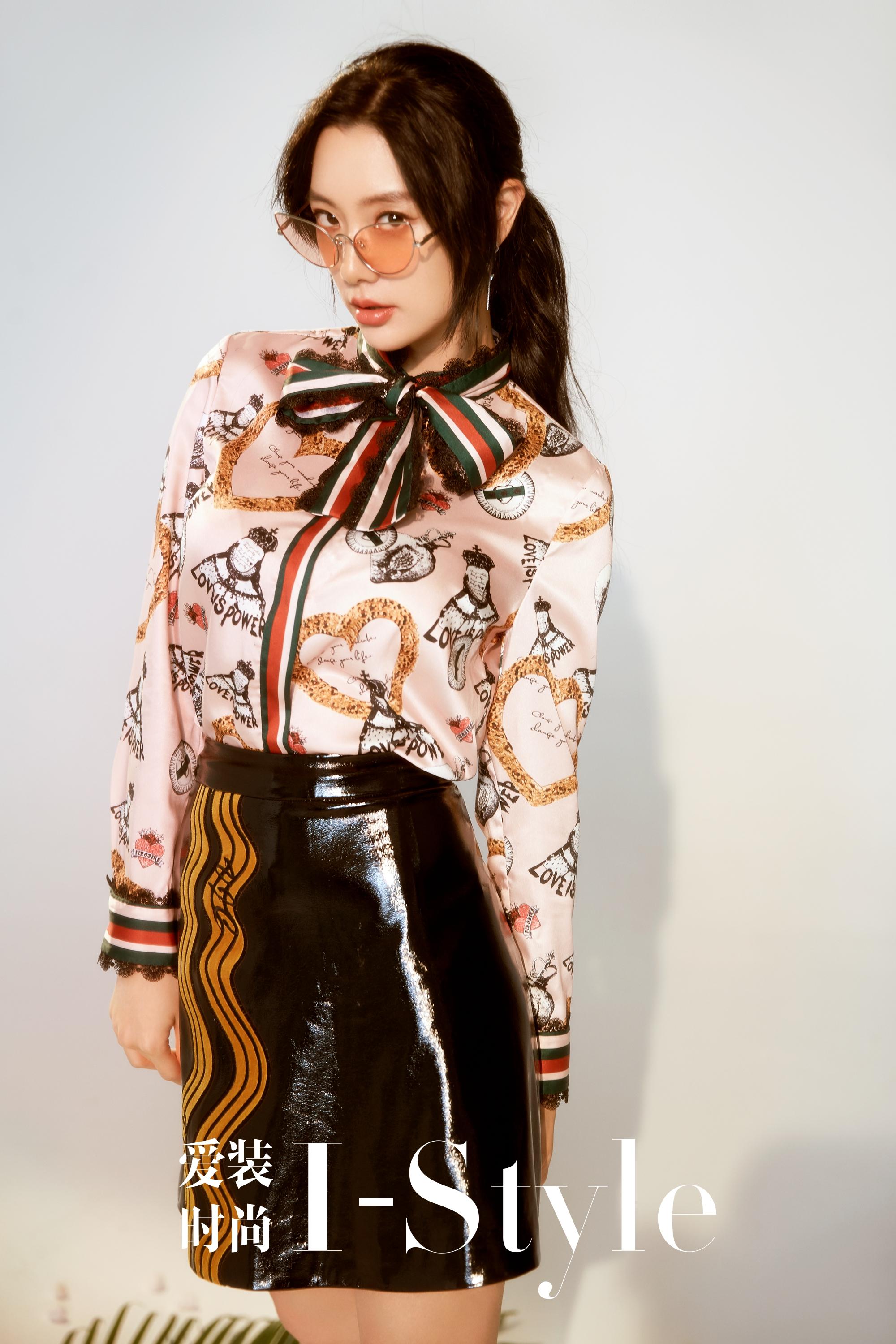 性感女神克拉拉上线这次的她有点不一样