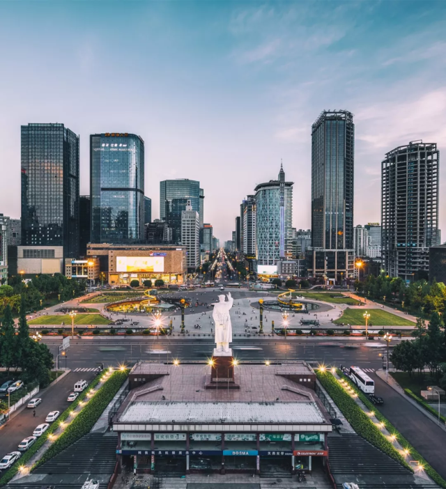 成都,一座网红城市的14个迷人面象