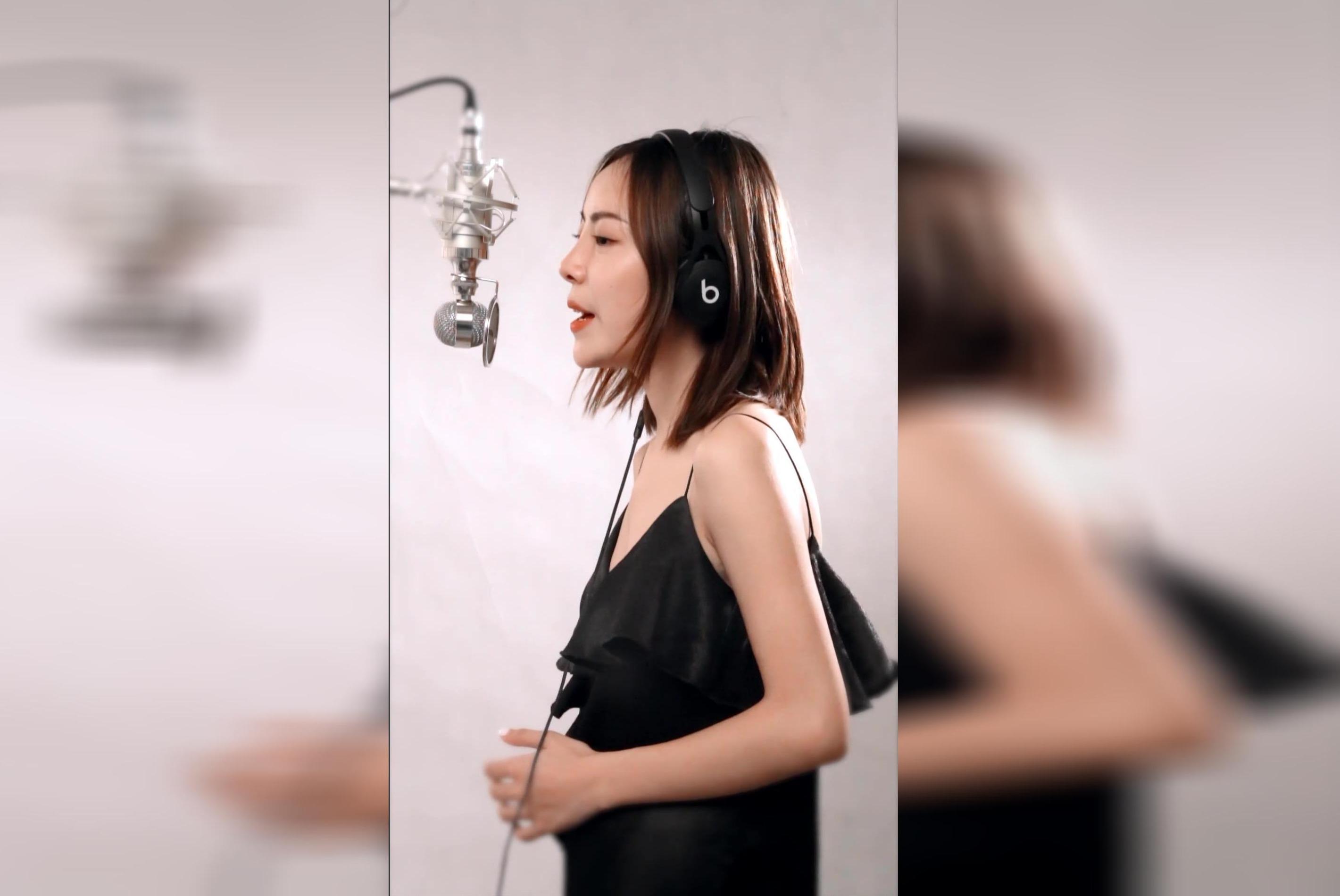 美女翻唱许美静《荡漾》,年代经典老歌非常好听