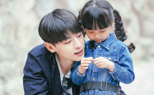 邓伦见到张韶涵的反应太可爱网友被严重圈粉