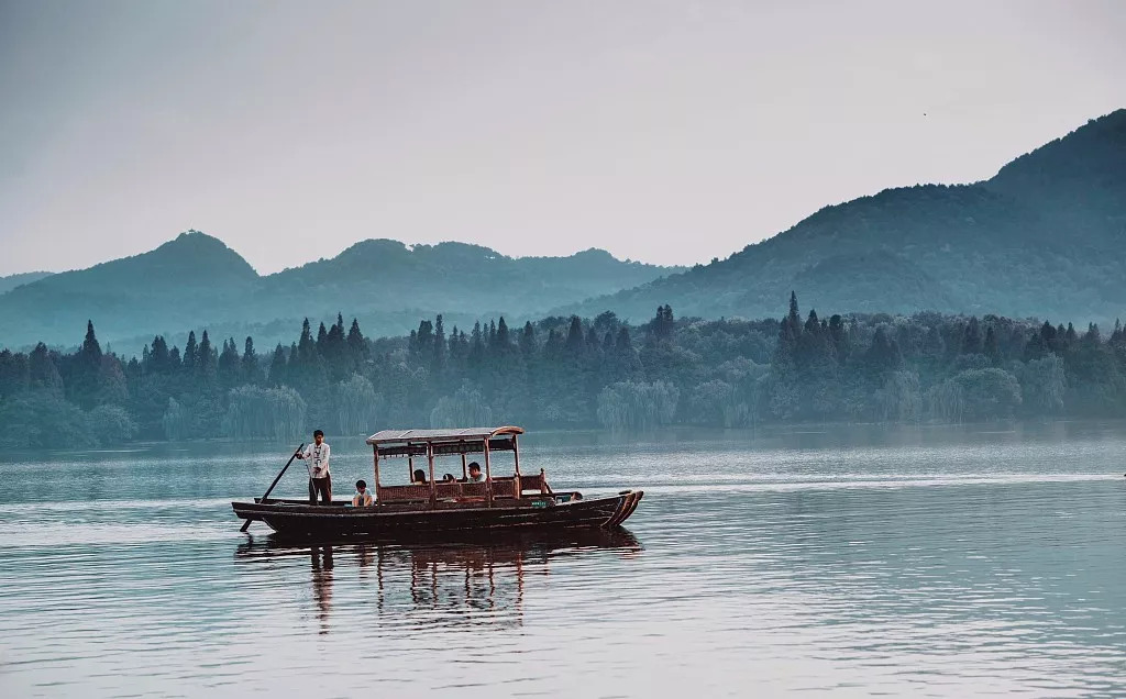 摇橹船西湖摇橹船