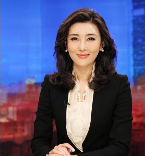 她被誉为央视第一美女气质绝佳的李红素颜也很美