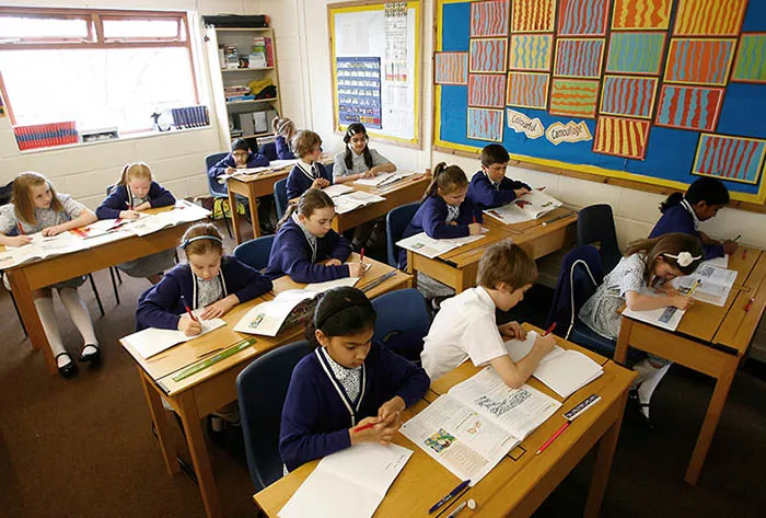 特别是英国低龄留学的蓬勃发展,中国家长对英国小学的教育体制越来越