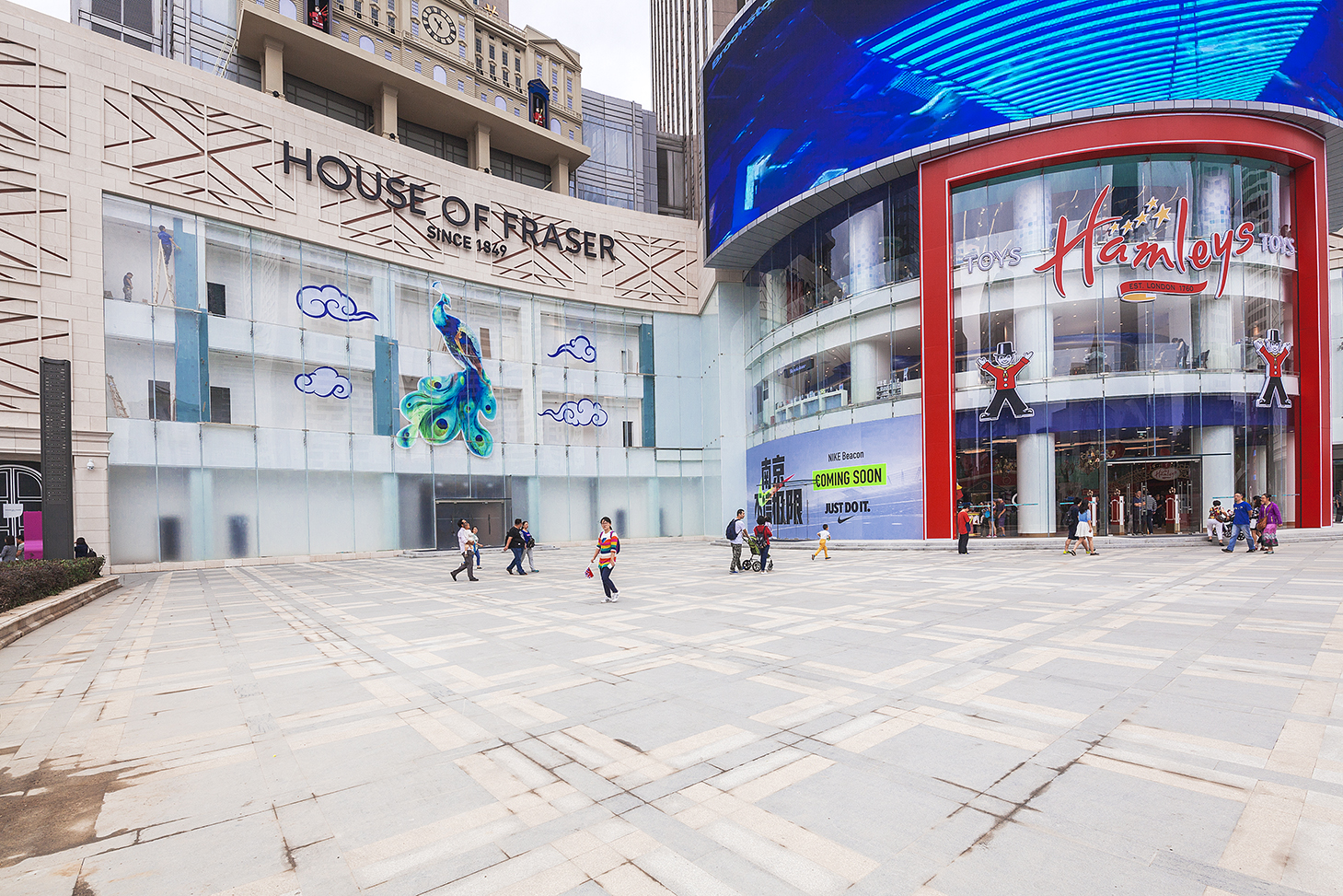 和电影院线等业务,淡化零售和金融板块,集中火力主攻大健康产业,未来