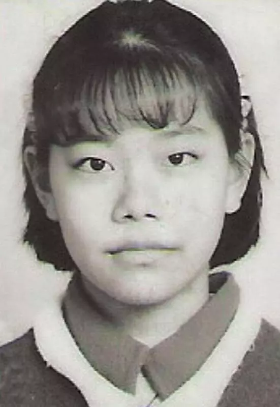 花百万整形60多次被嘲青蛙脸,这个女主持遭吐槽