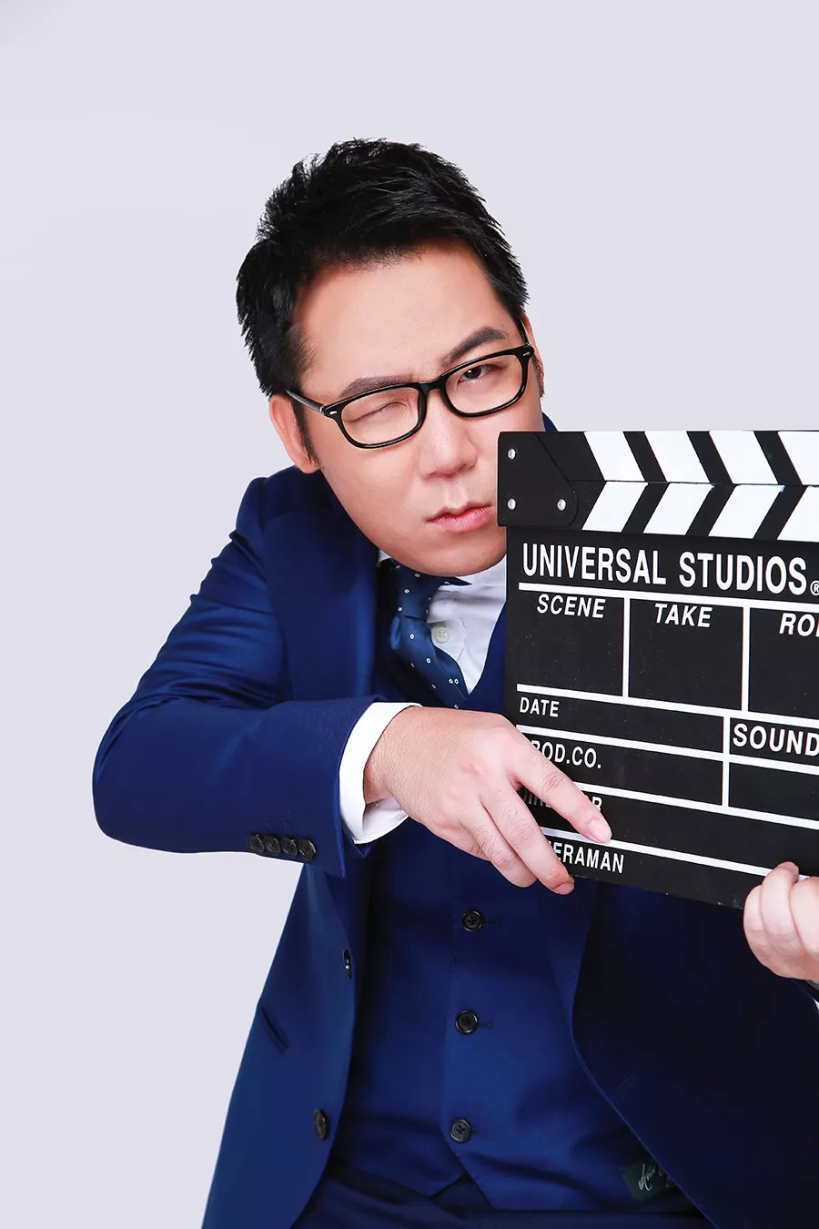 轻科幻+二次元的世界,隐藏一颗少年心丨专访《天才J》导演曾庆杰_凤凰网