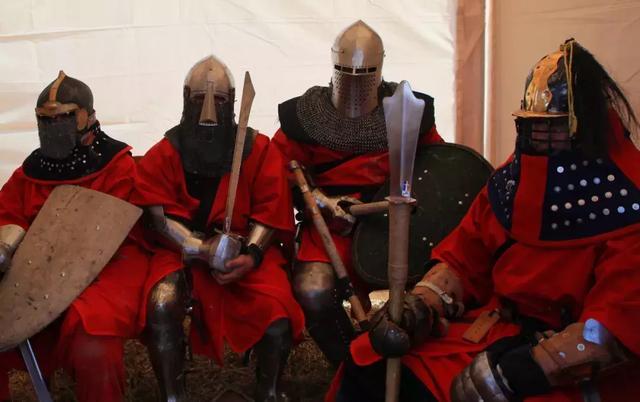 男人就该玩男人……该玩的全甲格斗,虎贲骑士团了解下?