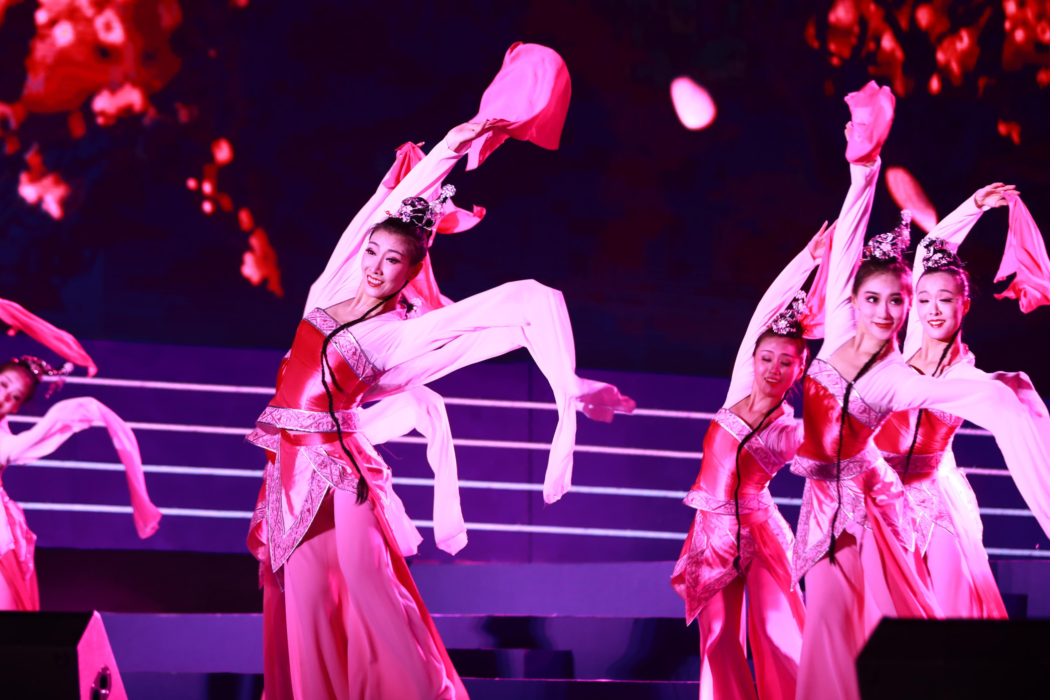 2018奥林匹克公园音乐季缤纷耀京城 舞蹈《逐梦》男子帅气群舞