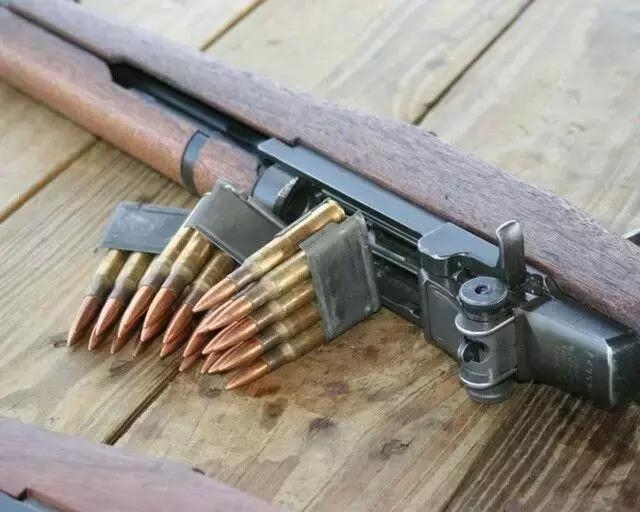 为什么m1加兰德子弹打完"叮"一声?敌人能够趁虚而入吗?