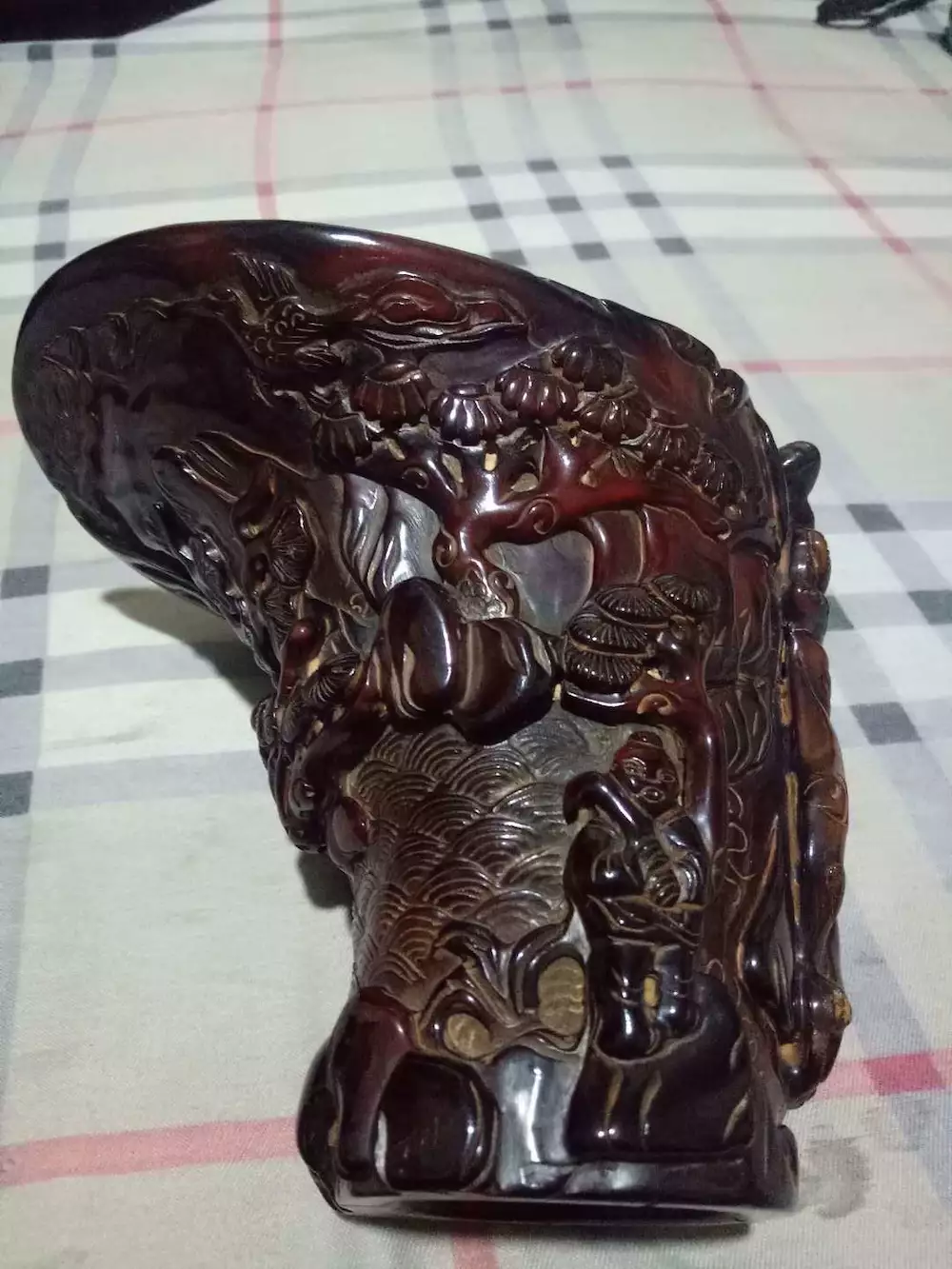 深圳来宝国际精品推荐:透雕人物纹犀牛角杯_凤凰网历史_凤凰网