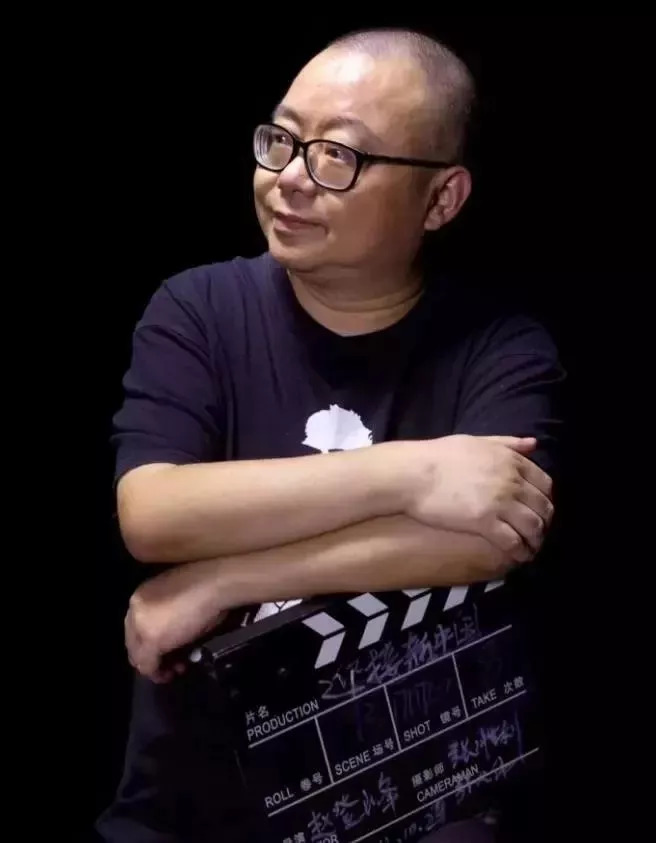 姜文导演在评价江小鱼于2013年在人民出版社出版的《他们就是电影