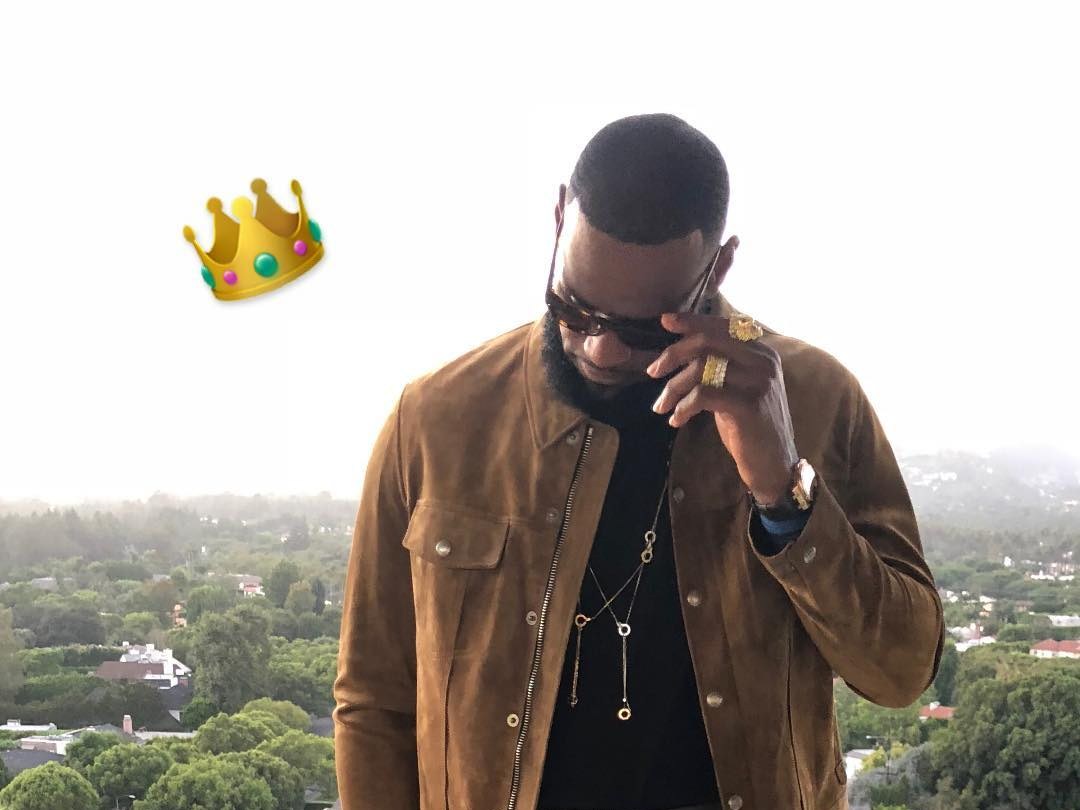 詹姆斯最新个人帅照出炉