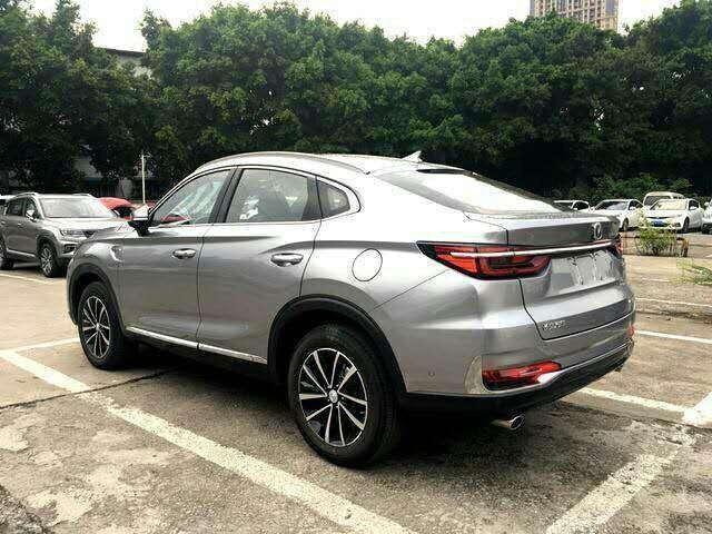 长安造的国产宝马x6实车上路了上市或卖12万起能抢领克饭碗吗