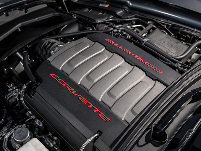 动力方面,科尔维特全新c7的发动机为中置布局,并将提供6.2l v8或5.