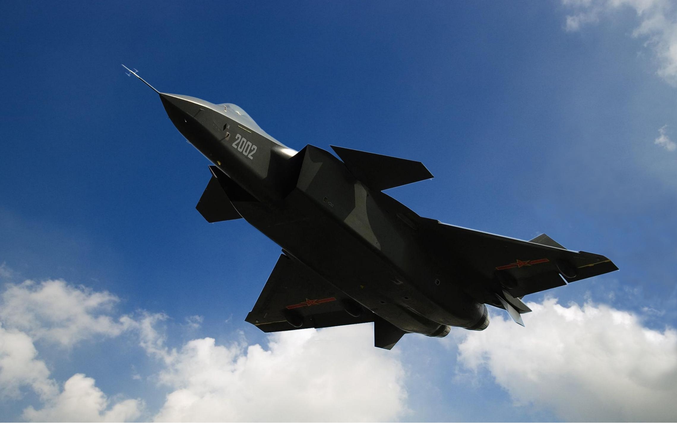 再也不用羡慕美俄!歼-20新航发尾喷口重大变化,军迷开心了